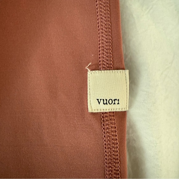 Vuori Women’s Daily Joggers Dusty Mauve Leggings - Picture 4 of 4